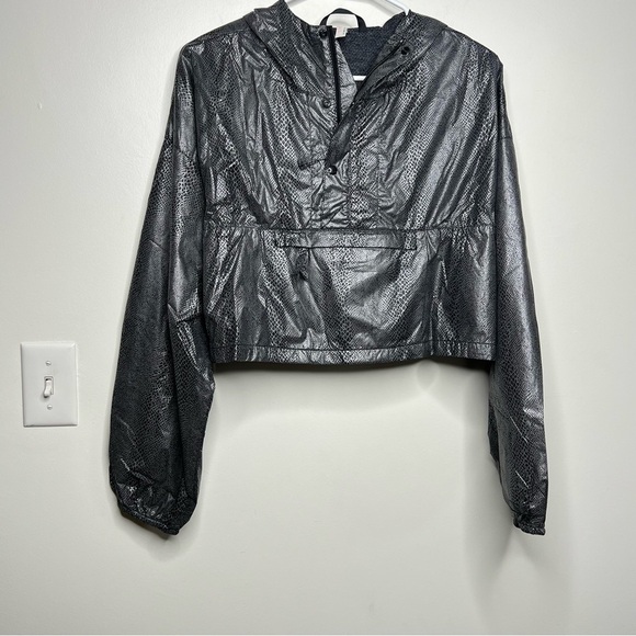 Free People Diamond Back mettalic Hooded Cropped Jacket - Picture 4 of 12